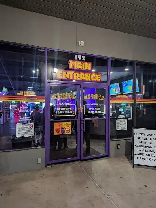vr games experience at PUSH START PLAY Family Entertainment Center located in Dallas