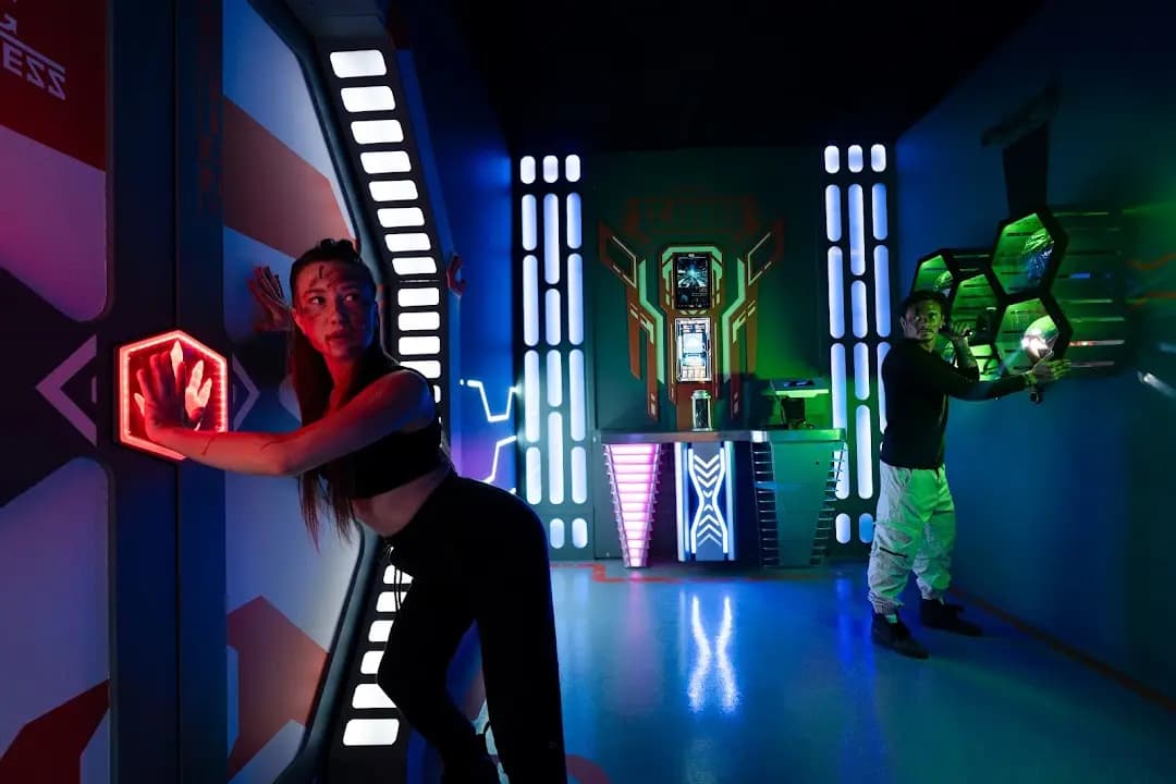 Interior view of Maze Rooms Escape Games - Robertson escape rooms facility in Los Angeles