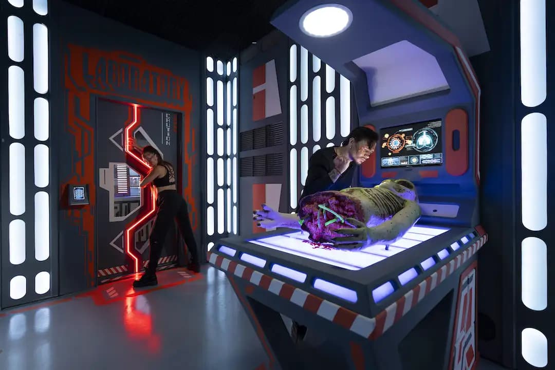 escape rooms experience at Maze Rooms Escape Games - Robertson located in Los Angeles