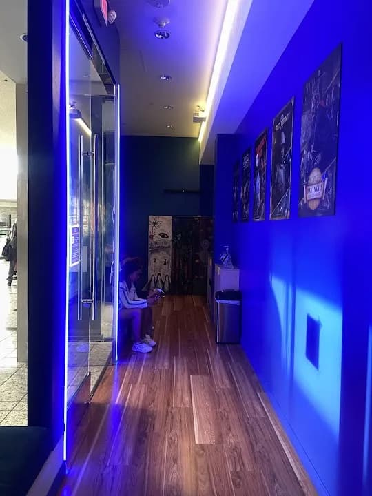 escape rooms experience at QUEST ROOM - Redondo Beach Escape Rooms located in Los Angeles