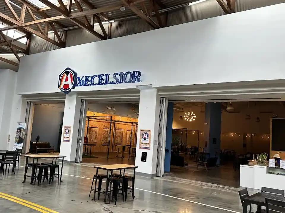axe throwing experience at Axecelsior Axe Throwing located in Orlando