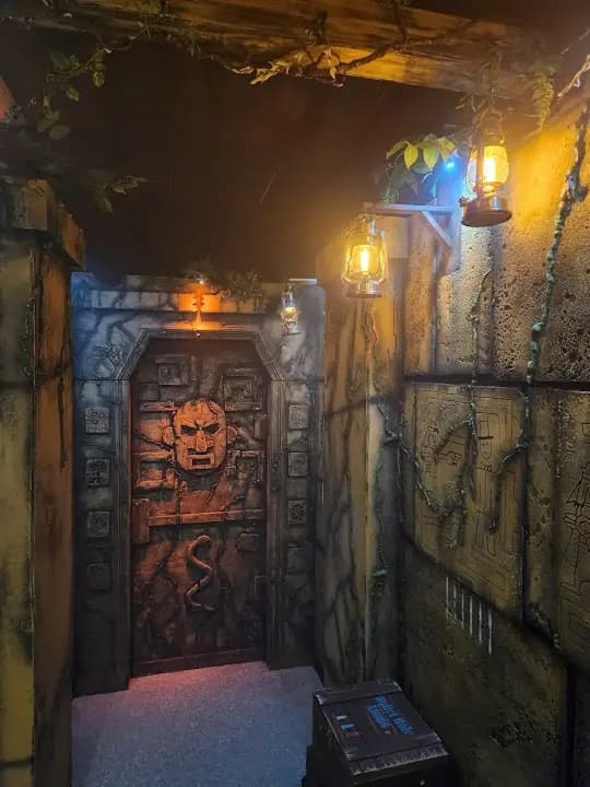 escape rooms experience at Escape Artists Sanford located in Orlando