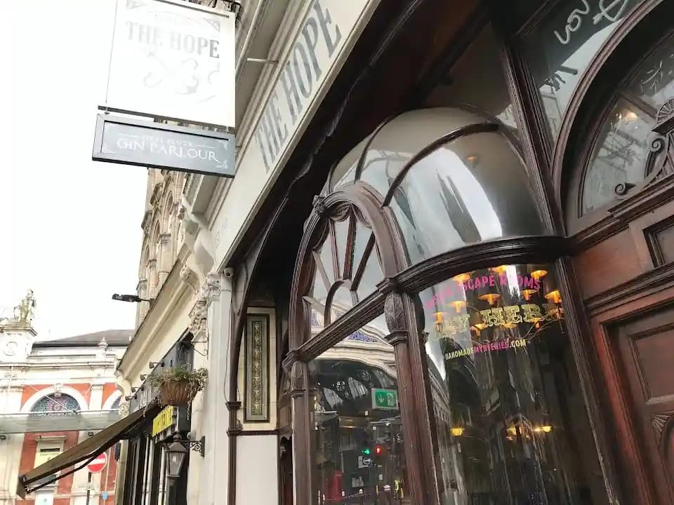escape rooms experience at Houdini's Escape Room Experience - Farringdon located in London