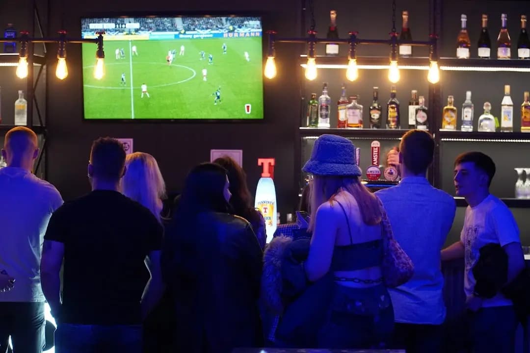 axe throwing experience at Boom Battle Bar Glasgow located in Glasgow