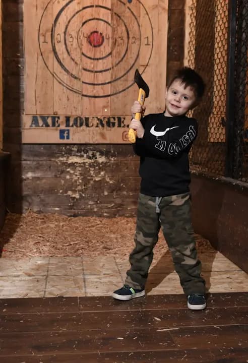 axe throwing experience at BullsEye Axe Throwing Lounge located in Chicago