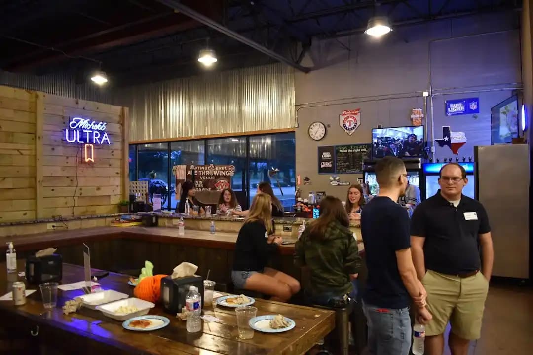 axe throwing experience at Smoking Axes located in Dallas
