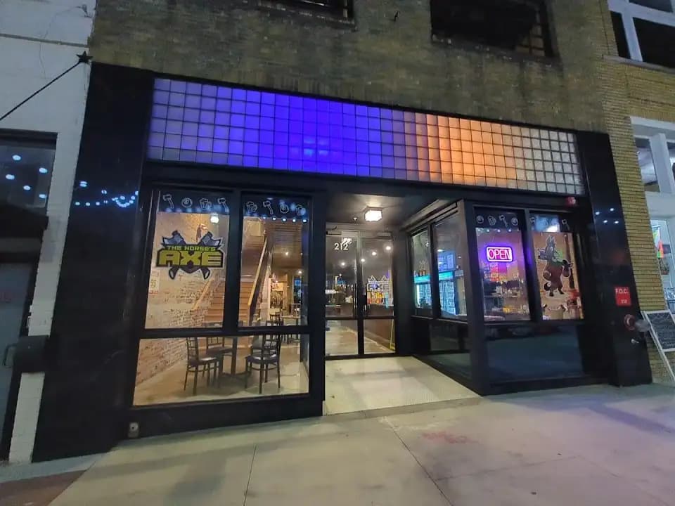 axe throwing experience at The Horse's Axe - McKinney located in Dallas