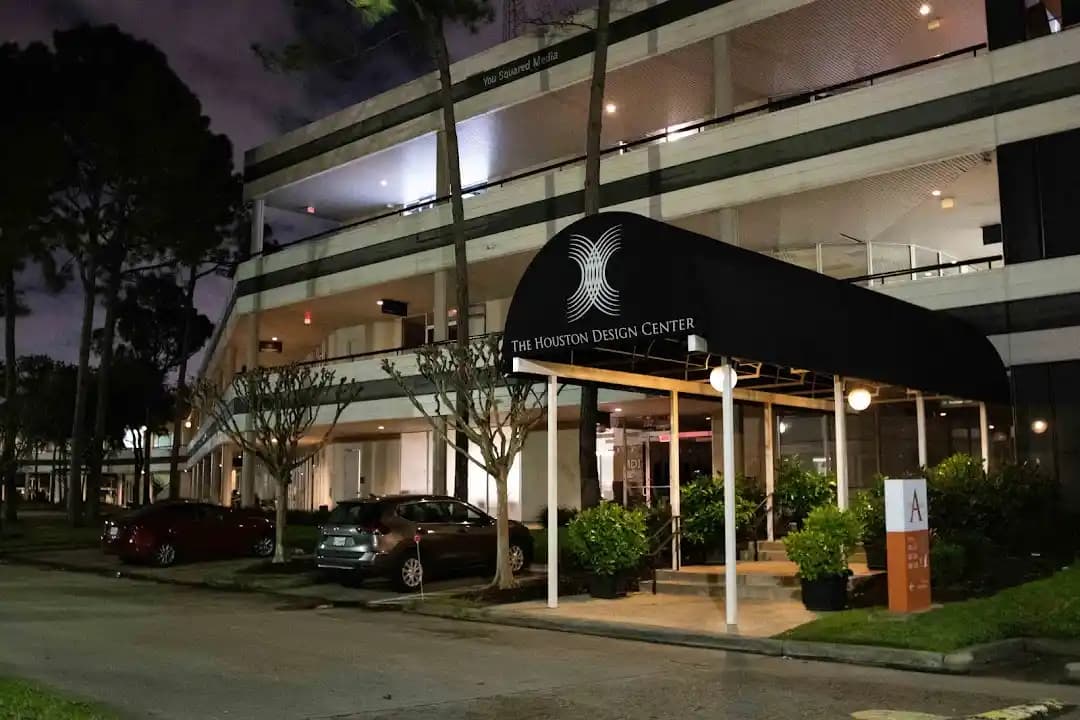 escape rooms experience at Strange Bird Immersive Escape Rooms located in Houston