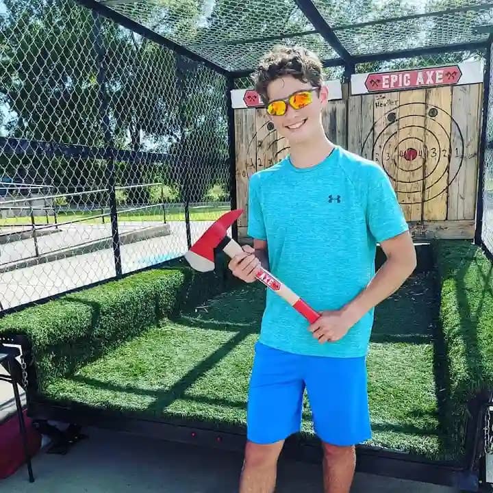 Photo of Epic Axe Houston axe throwing activities in Houston