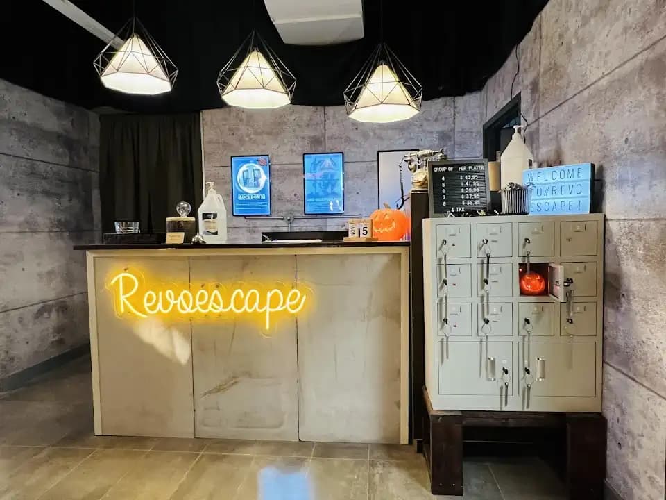 escape rooms experience at Revo Escape located in Toronto