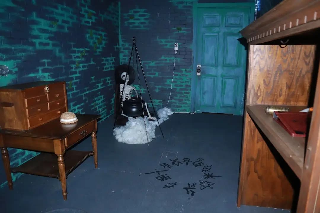 Interior view of Gamers Excape Tampa - Escape Rooms escape rooms facility in Tampa