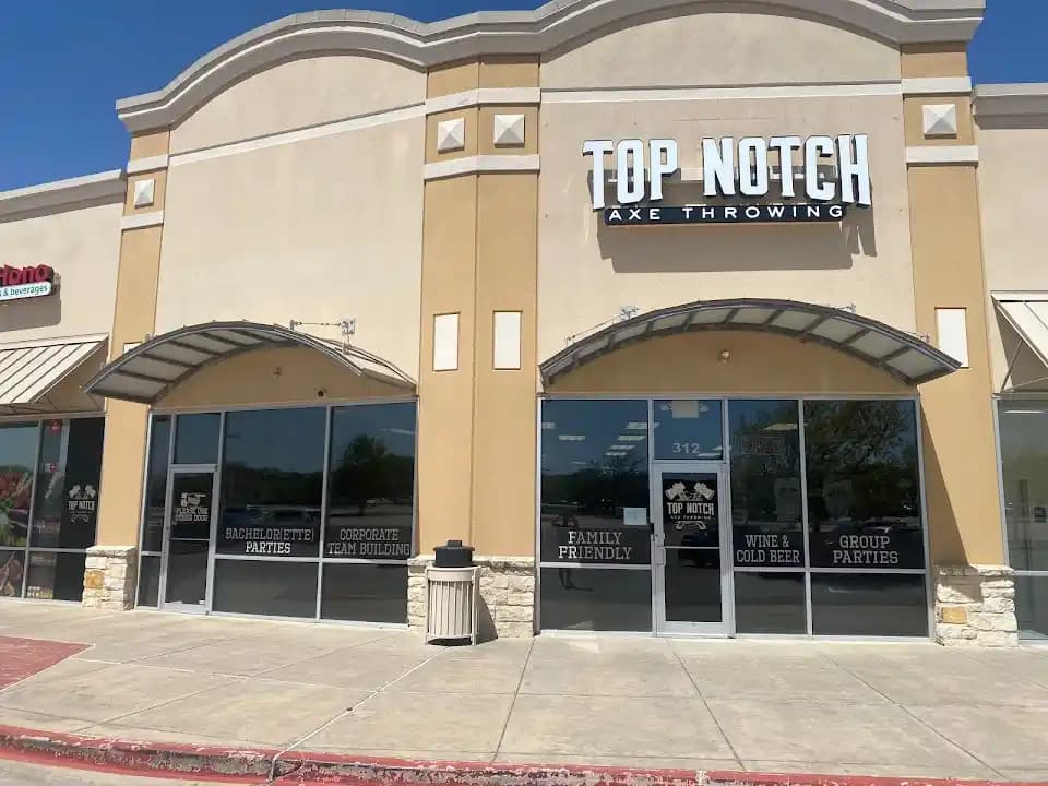 axe throwing experience at Top Notch Axe Throwing Round Rock located in Austin