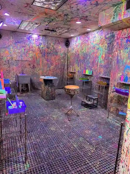 Interior view of Spin Art Nation Splatter Paint & Rage Room (Atlanta) rage rooms facility in Atlanta