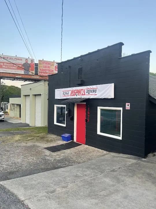 rage rooms experience at Insanity Rage Room located in Atlanta