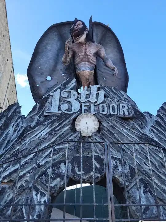axe throwing experience at Class Axe Throwing located in San Antonio