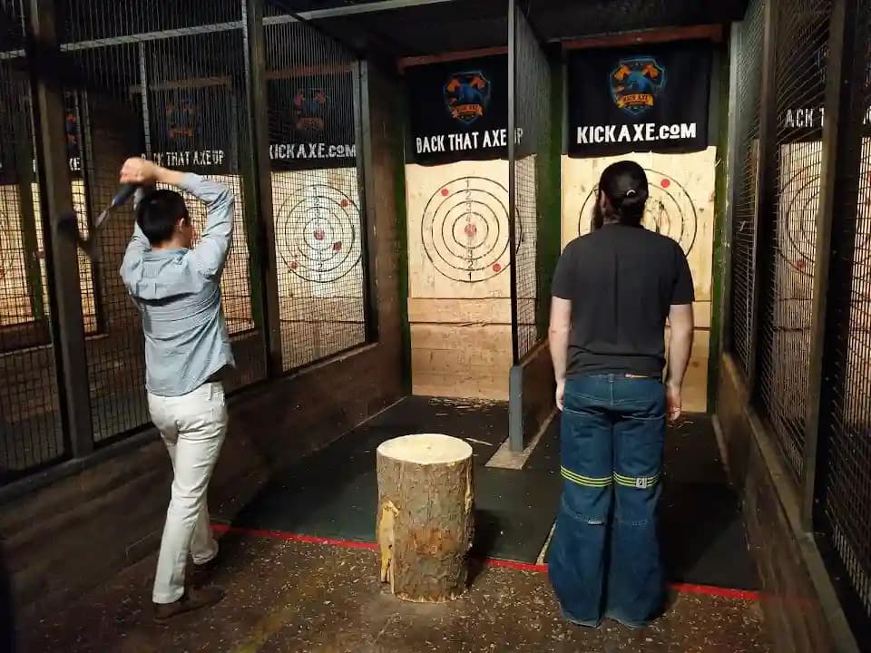 Kick Axe Throwing BROOKLYN - Popular axe throwing destination in New York