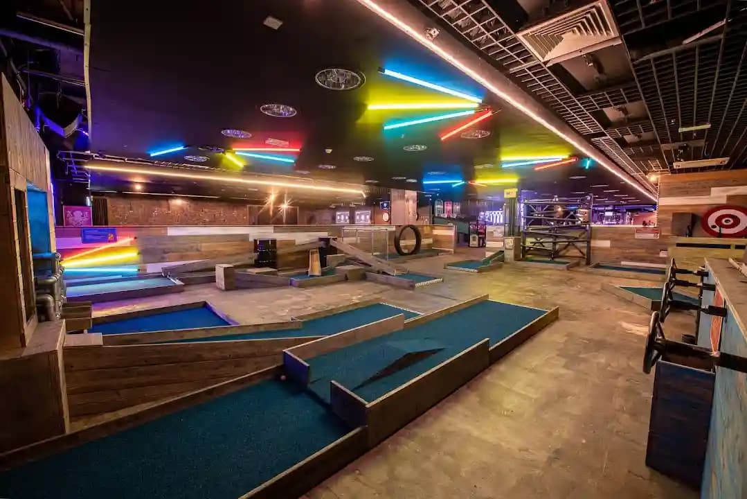 axe throwing experience at Boom Battle Bar Liverpool located in Liverpool